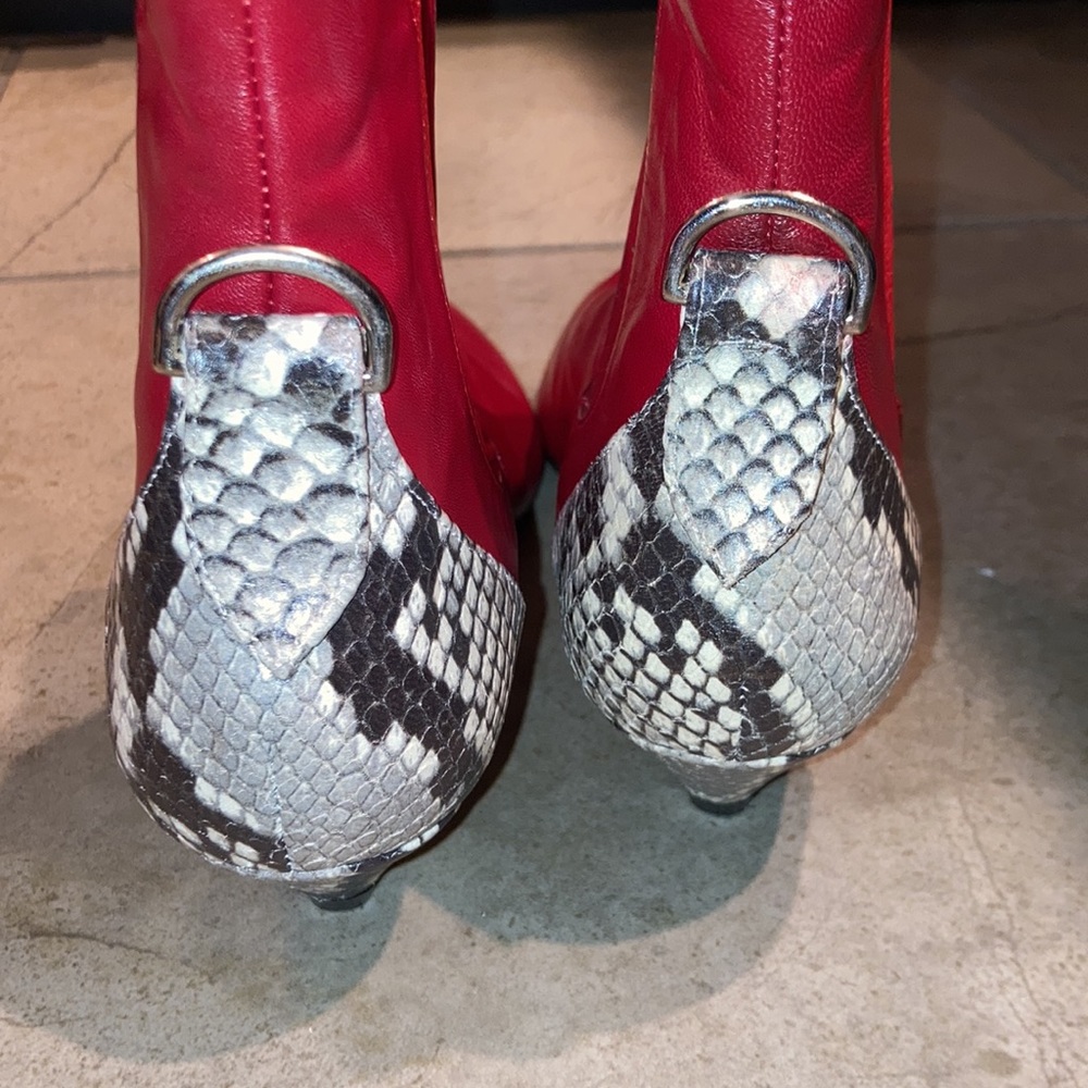 Diane B Fabulous Red Ankle Boots Size 36 - Picture 6 of 9